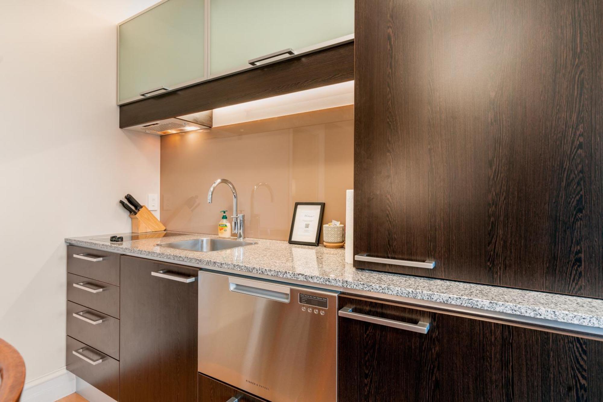 The Beacon - 2 Bedroom Town Center Apartment Κουίνσταουν Εξωτερικό φωτογραφία