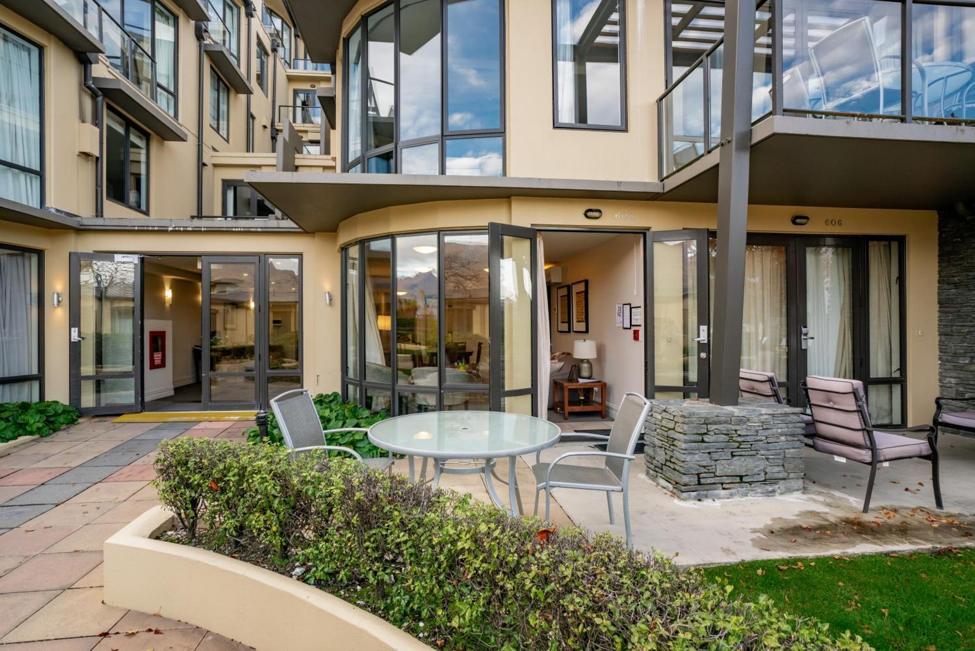 The Beacon - 2 Bedroom Town Center Apartment Κουίνσταουν Εξωτερικό φωτογραφία
